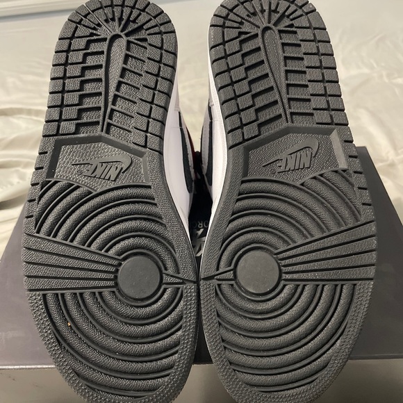 Retro Air Jordan 1 “light smoke grey” - Picture 2 of 5